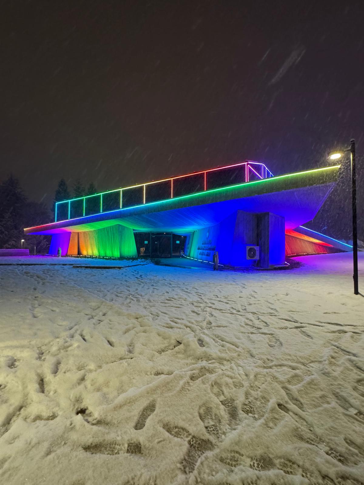 Bolu-12 Kasım Gençlik Merkezi ve Sosyal Tesisi Cephe Kinetik Aydınlatma